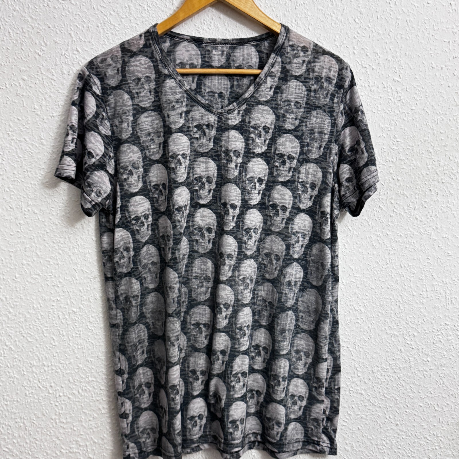 Edgy All Over Skull Print V-Neck T-Shirt - Grey/Black Burnout Style - Size Medium image 2