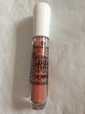 essence get your glitter on! Lip Topper 5 ml - 02 peachy darling