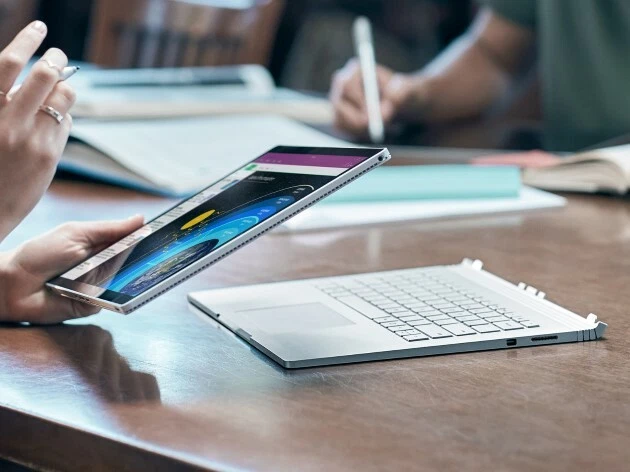 Microsoft Surface Book 13,5 Zoll / Intel Core i7 /16GB RAM /1TB SSD PA9-00003 - Bild 4 von 4