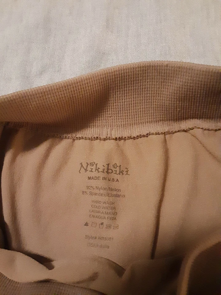 NIKIBIKI Women Seamless 3/4 Crop Capri Leggings, One Size, Tan - Image 2 of 2