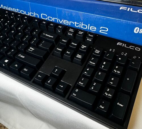 Filco Majestouch Convertible 2 Bluetooth USB 104 Key Mechanical Keyboard 10 key - Picture 2 of 3