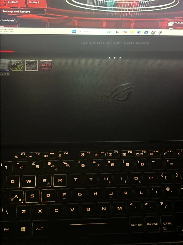 ASUS ROG Zephyrus GX501G Gaming Laptop GTX 1080 i7-8750H 16GB 144HZ G Sync - Image 3 of 4