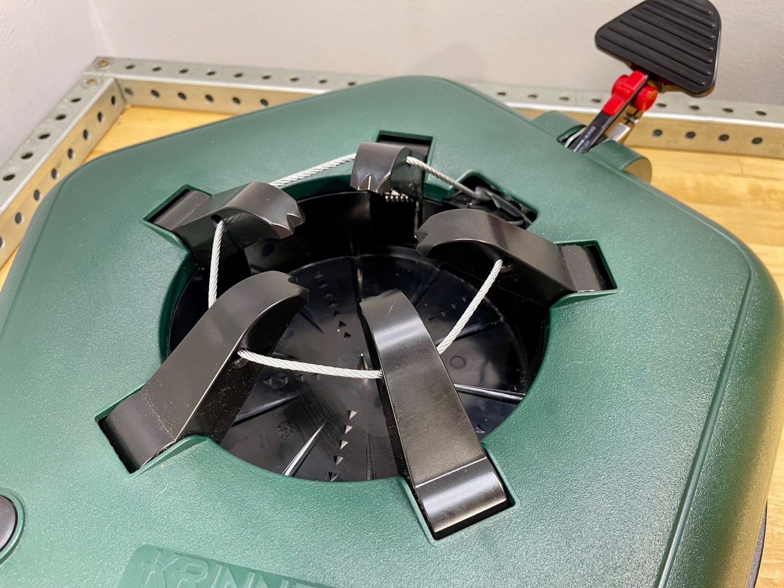 NEW Large Krinner Genie L Christmas Tree Stand No Assembly Easy Setup 8ft Trees