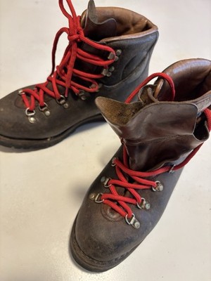 Vintage Vasque Mountaineer Boots 9.5 