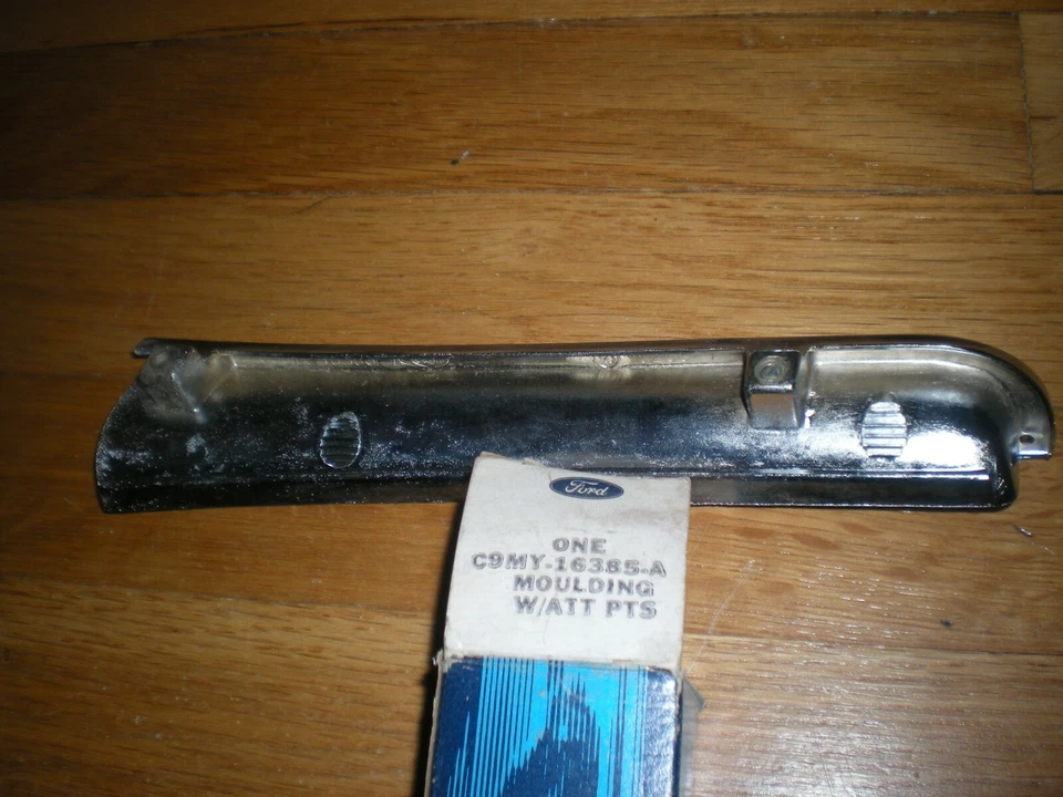 Nuevo de Lote Antiguo 1969 1970 Mercury Brougham Guardabarros Delantero Extensión Moldura LH C9MY-16235-A Foto 2 de 2