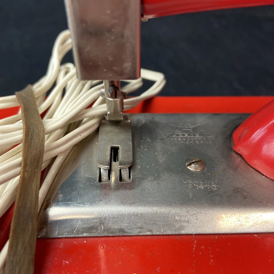 老式 Straco 儿童缝纫机 Electr-O-Matic 插头 罕见型号 — 第 4/4 张图片