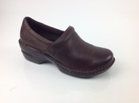 Boc - Women's - Margaret Clog. Brown, Chocolate Oiled. Size 8 M Us Boc - Women's - Margaret Clog. Brown, Chocolate Oiled. Size 8 M Us
