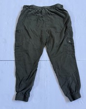 Banana Republic Women  s cargo pant. Medium - Army green