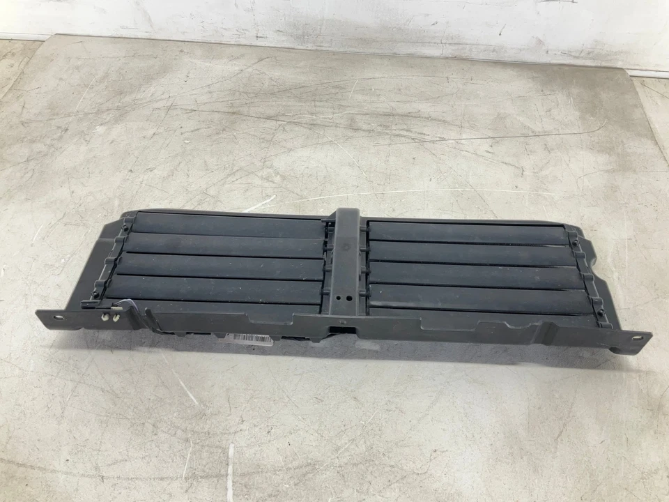 Rejilla de conducto de obturador de aire radiador Jaguar XE 17-19 OEM Foto 4 de 4