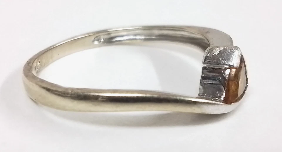 Anillo de topacio amarillo de oro amarillo de 14kt corte trillón - talla 6 - 1,5 g Foto 3 de 4