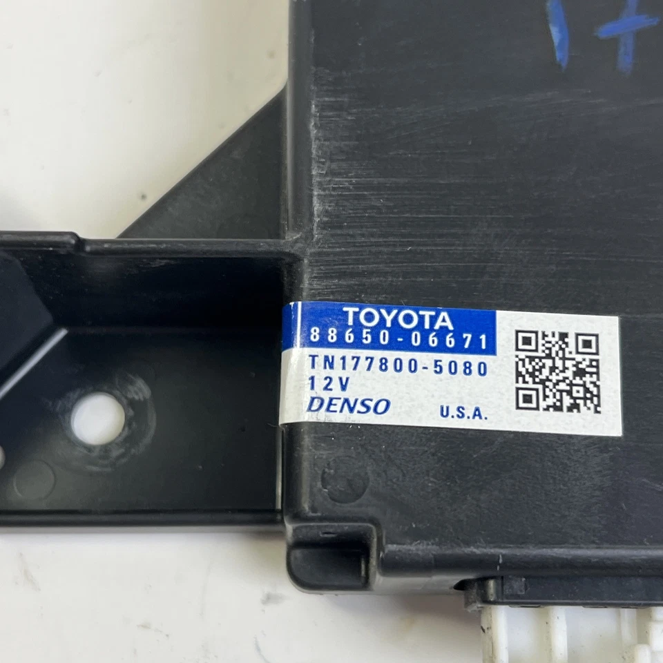 Toyota Camry 2017 módulo amplificador de aire acondicionado control de clima 88650-06671 OEM Foto 3 de 4