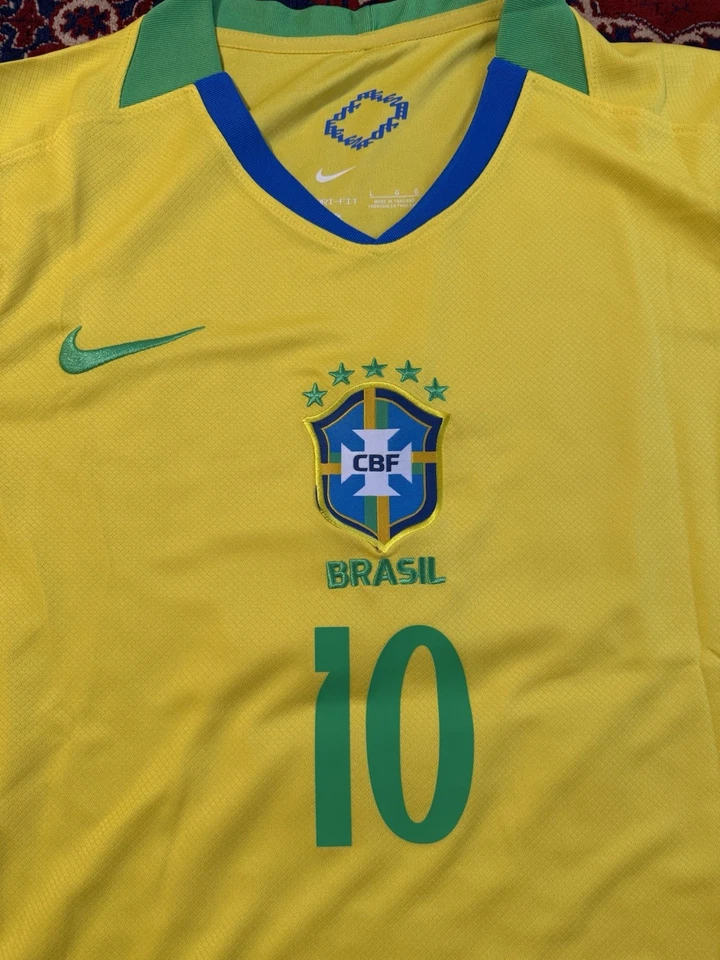 Nueva camiseta de fútbol de la Copa Mundial de Neymar de Brasil Foto 4 de 4