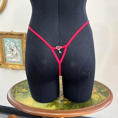 Vintage Victoria's Secret ''Sexy Little Things'' Red Heart Key GString Size L