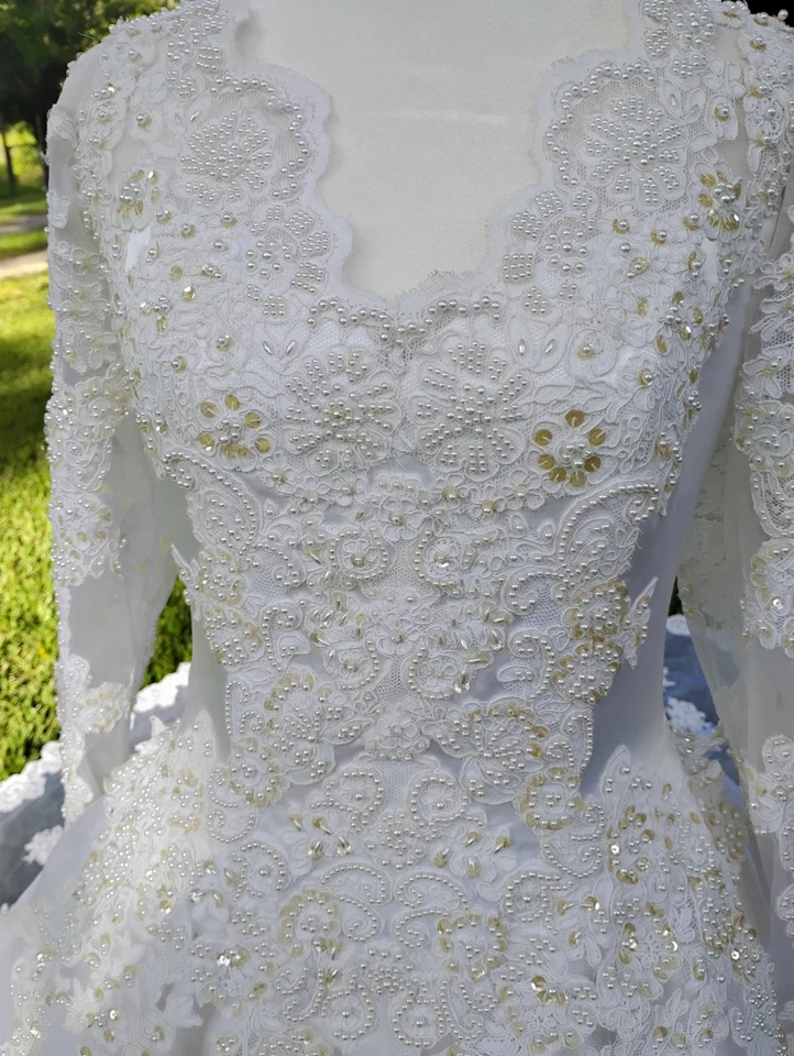 Vestido de noiva vintage decadente marca Majestic tamanho 14 trem tule - Imagem 4 de 4