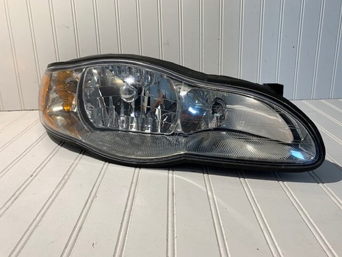 2000 2001 2002 2003 2004 2005 Chevy Monte Halogen Headlight RH Passenger OEM