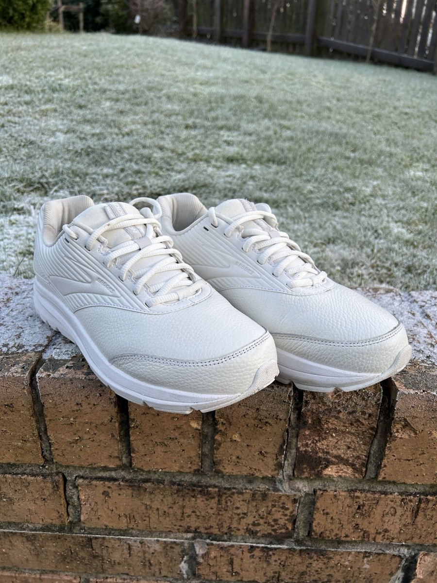 brooks shoe discount for nurses