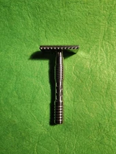DScosmetic Stainless Steel Safety Razor .68 Blade Gap Open Comb 