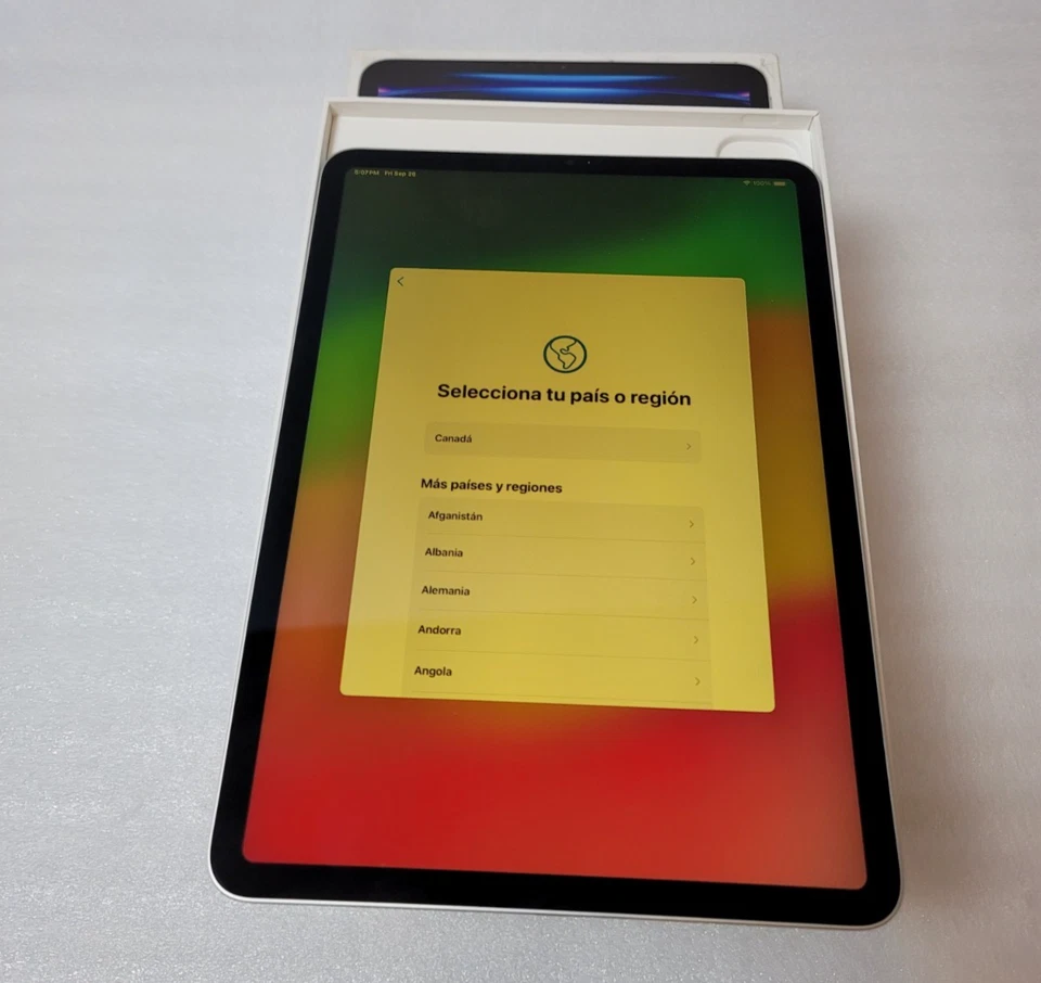 Apple iPad Pro 4th Generation, 11 inch 128GB (A2759 ) Wi-Fi- Silver. See notes