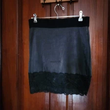 Vanity Fair Black Lace Hem Shaping Half Slip XXL Smoothing Skirt Lace Hem