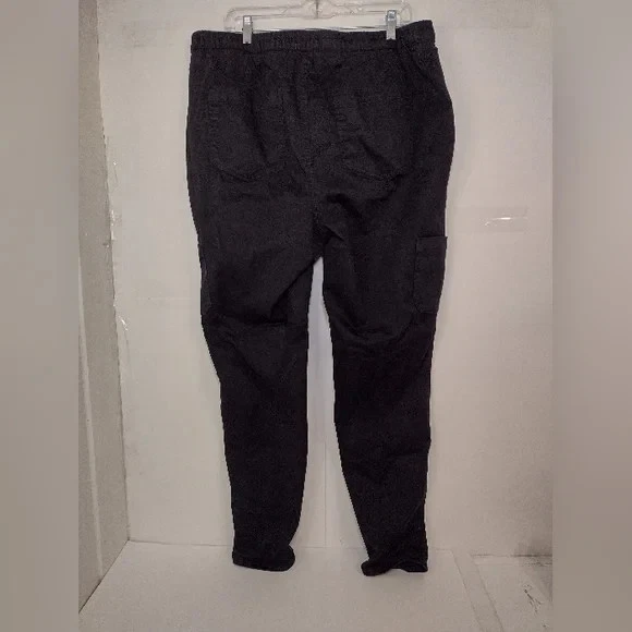 Maurices Women's Black Cargo Pants Size (1X) - Image 4 of 4