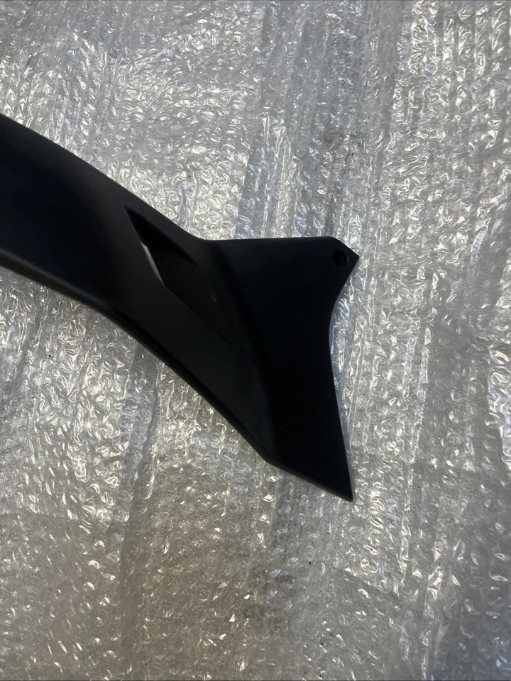 PROTÉCTION LATÉRALE GAUCHE noir mat 1B005786 POUR PIAGGIO 125-300 VESPA GTS - Photo 2/4