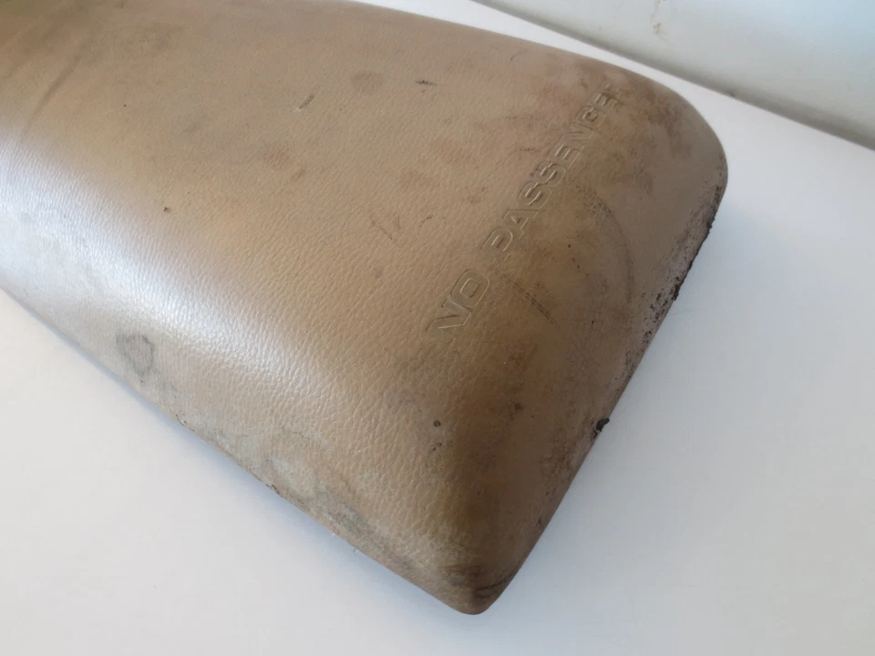 Kawasaki Lakota 300 1998 usado OEM asiento completo - forma decente Foto 2 de 4