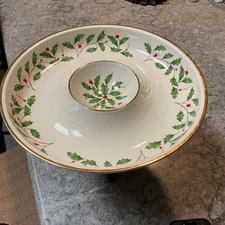 Lenox Holiday Chip and Dip Platter Holly Berry Pattern Christmas Serveware Tray