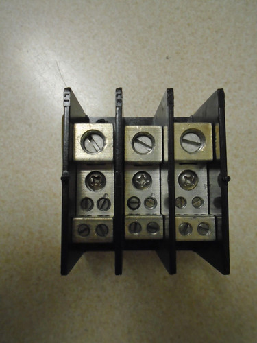 Lightly used Square D Power Distribution Block 600VAC 115A #9080LBA361104