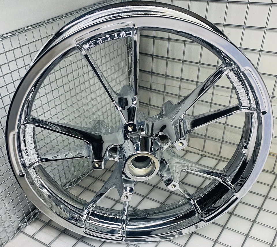 Harley 2020-22 Enforcer II TOURING STREET GLIDE RUEDA CROMADA CAMBIO DELANTERO Foto 3 de 4