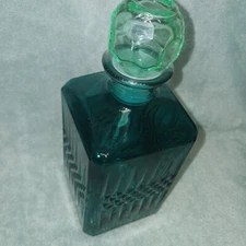 Ombre Green Wine Decanter. 8" Embrossed Glass. With Stopper.  2 New