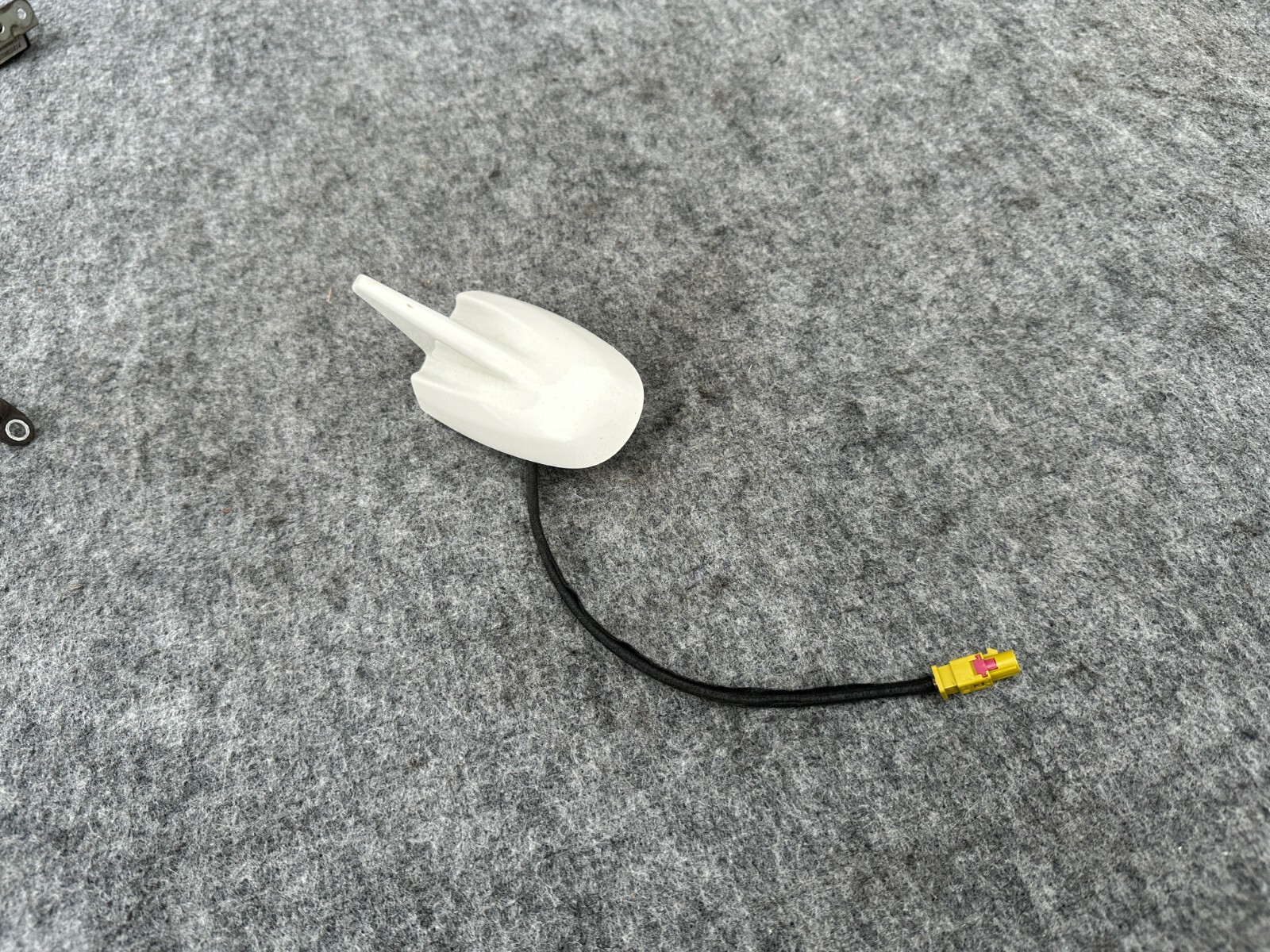 NAVIGATION RADIO SHARK ANTENNA OEM 13-20 MASERATI QUATTROPORTE GTS M156