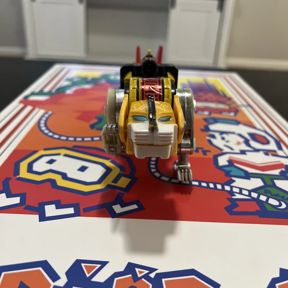 Vtg. 1981 Matchbox Voltron III Blue Lion Y&K GB-36 DC Diecast - Image 3 of 4