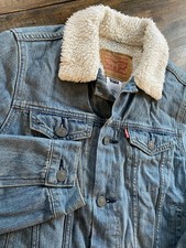 Levi  s Denim Trucker Jacket Youth Size Medium 10-12 Yrs Blue Sherpa Lined Denim