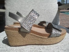 New Yellowbox size 7.5M silver adjustable wedge sandal