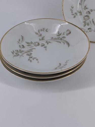 Vintage Heinrich H & C Selb Bavaria, Floral Design, Dessert Bowls, Set of 4 - Picture 2 of 5