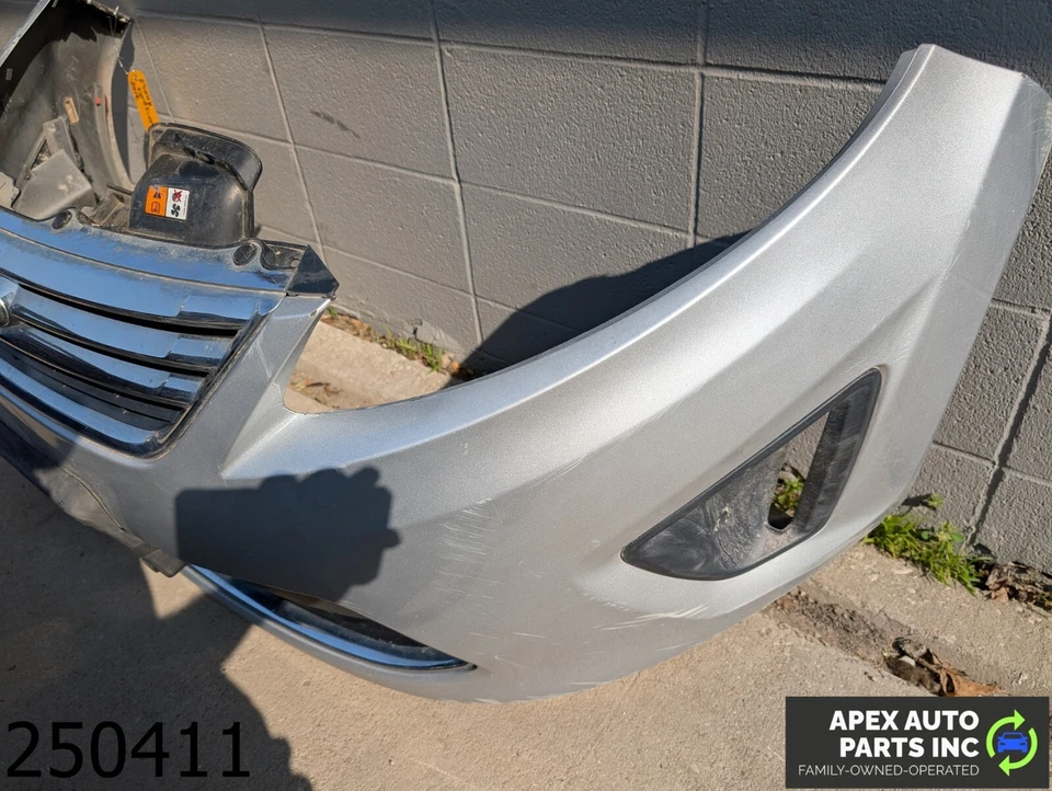 *LOCAL PICKUP* OEM 2011-2013 Ford Fiesta Front Bumper Assembly Foto 4 de 4