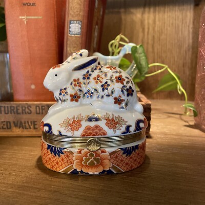 Vintage Andrea By Sadek Hand Painted Porcelain Bunny Rabbit Trinket Box