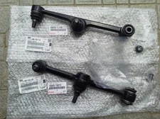 TOYOTA GENUINE FR LWR SUSPENSION ARMS RH LH 48605-19015 48606-19015 LEVIN TRUENO