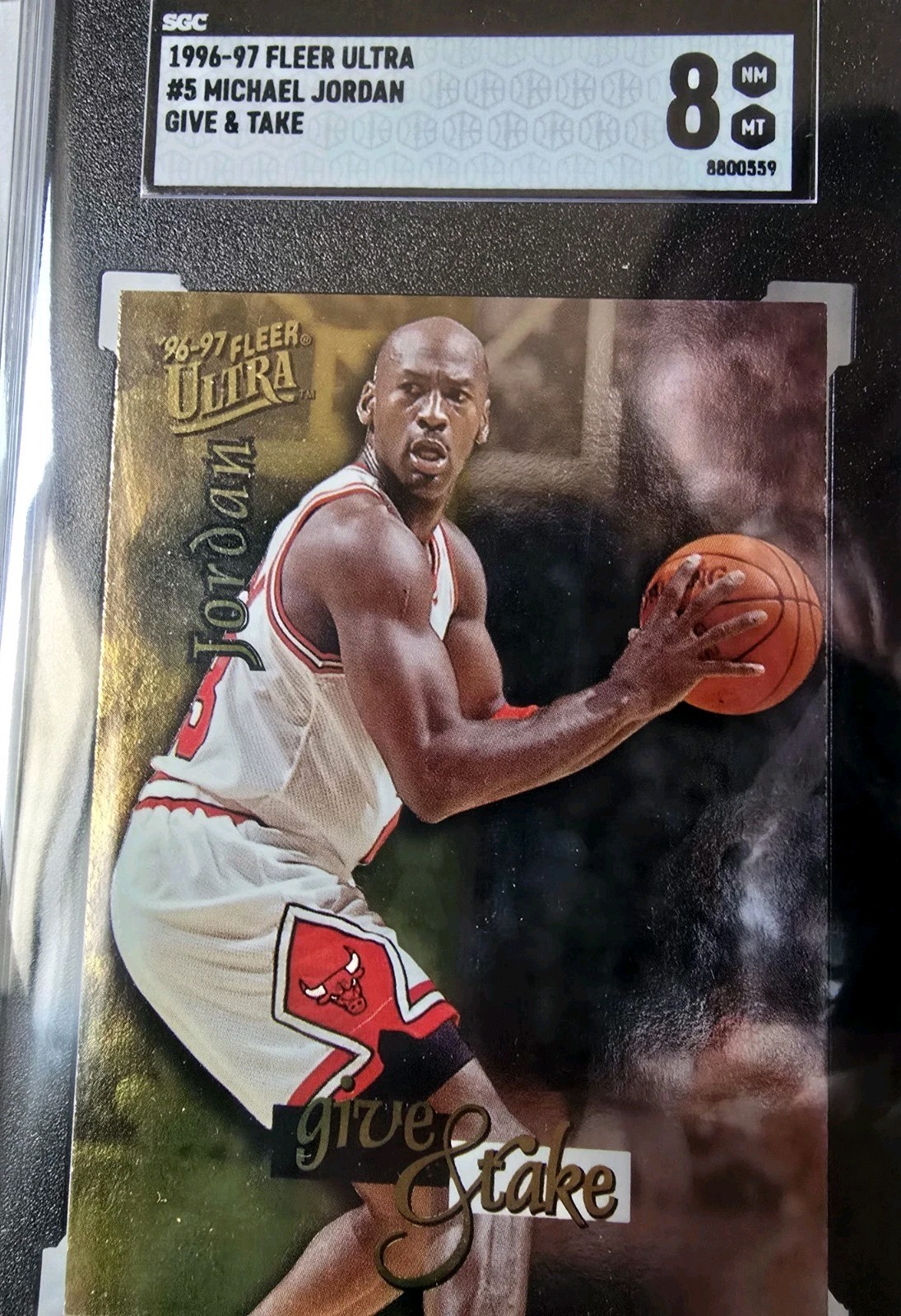 NM-MINT SGC 8 MICHAEL JORDAN 1996-97 FLEER ULTRA GIVE & TAKE