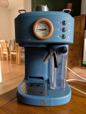 The Swan SK22150BLUN Espressomaschine mit Milchaufschäumer 15 Bar