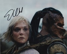 ELLE FANNING signed autograph 20x25cm PREDATOR in person autograph COA