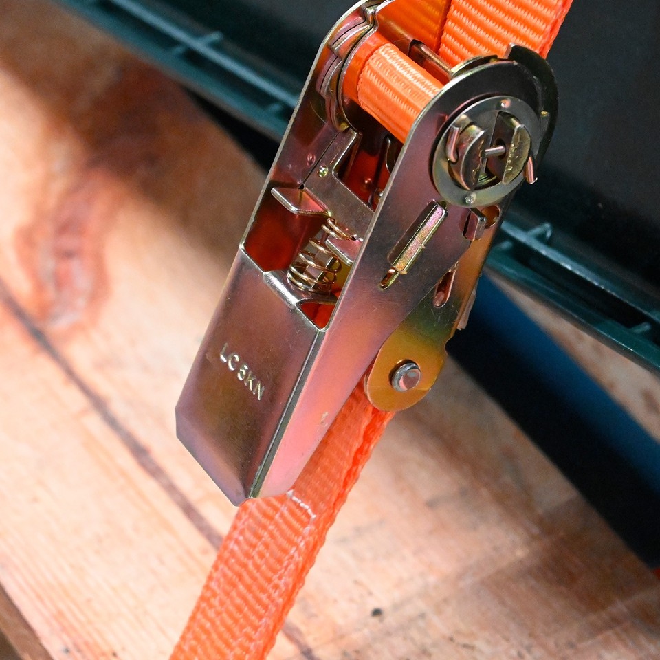 Cinghia Cricchetto Cremagliera Fissaggio 4x Automatico 1,8m X 25mm