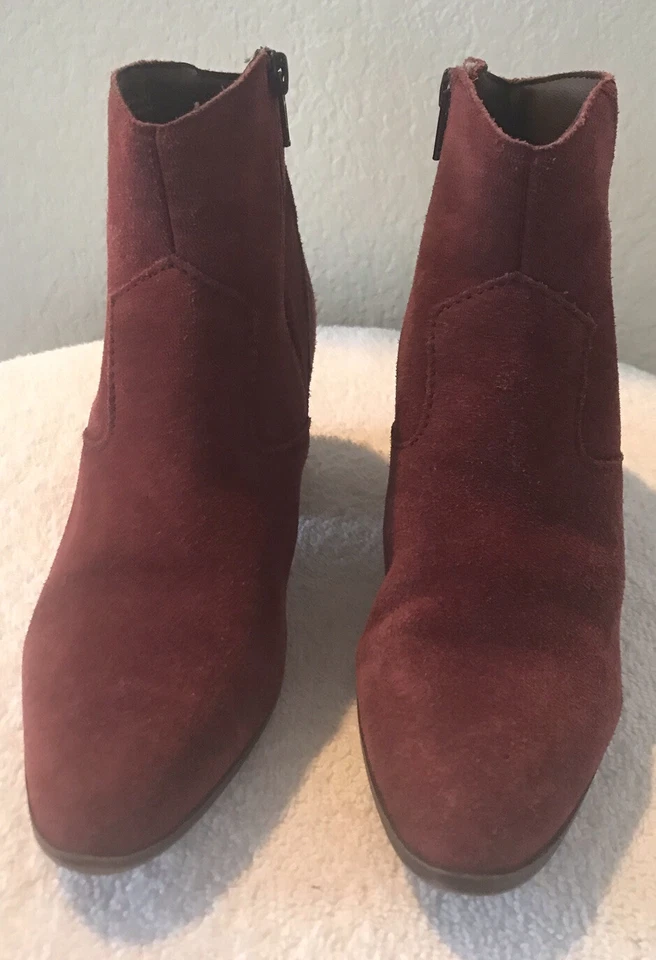 Botines Aldo para mujer talla 6,5 M borgoña gamuza occidental elegantes elegantes botines al tobillo Foto 3 de 4