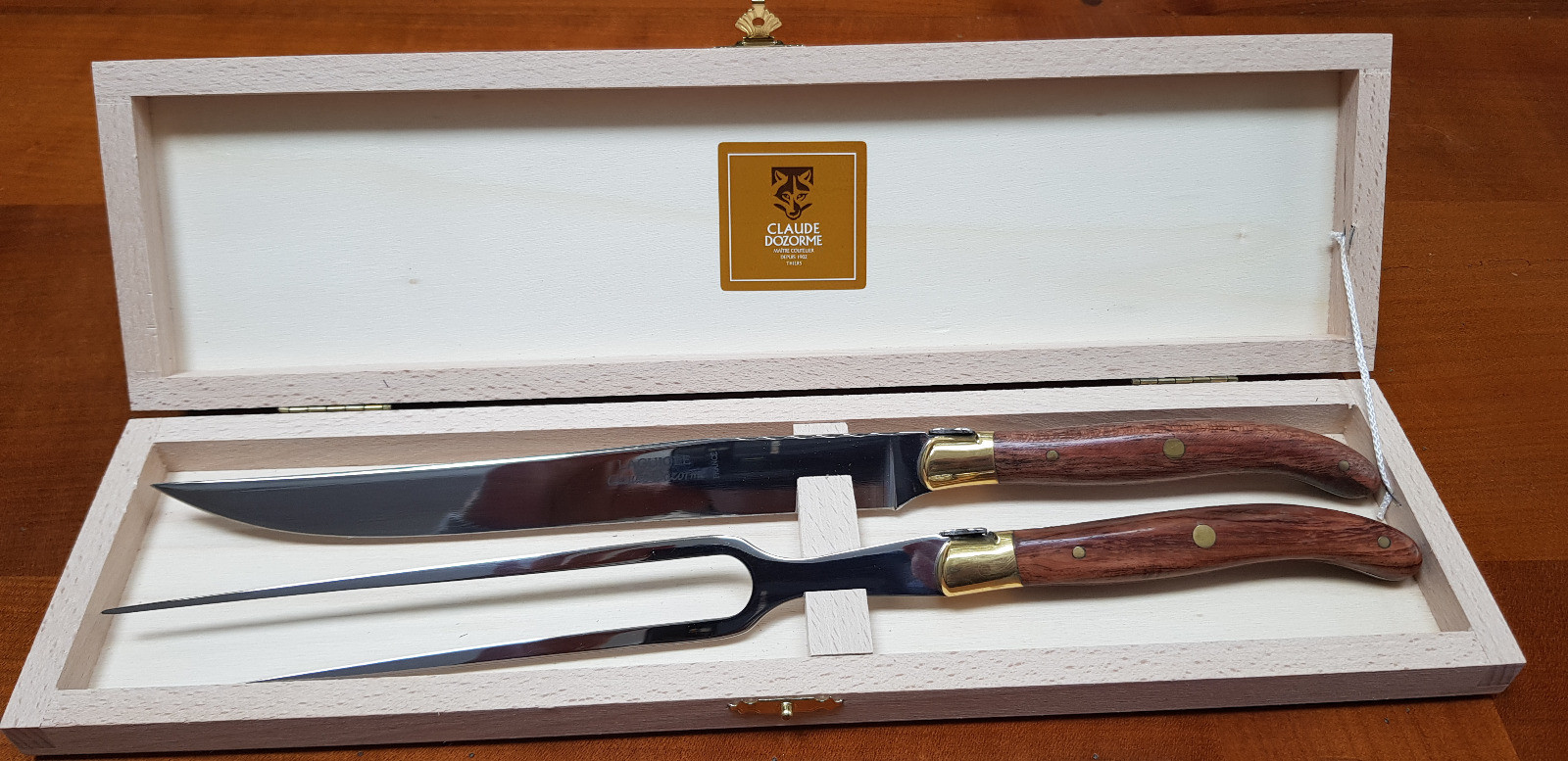 Service à découper Laguiole Claude Dozorme avec couteau à viande et fourchette en bois exotique