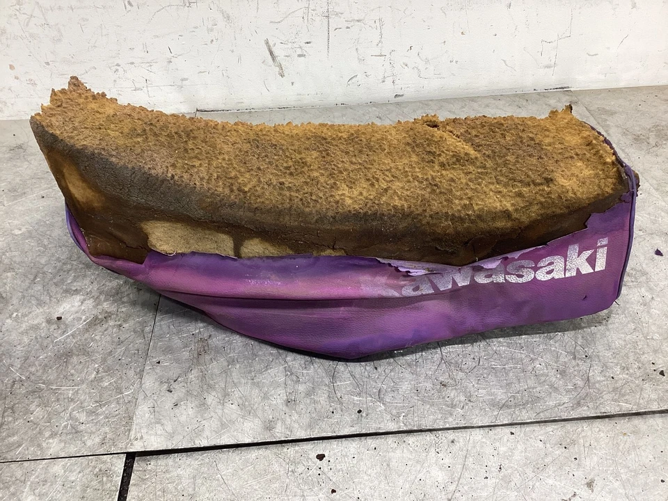 Sillín Kawasaki KE100 1997 53001-1803-LW Foto 3 de 4