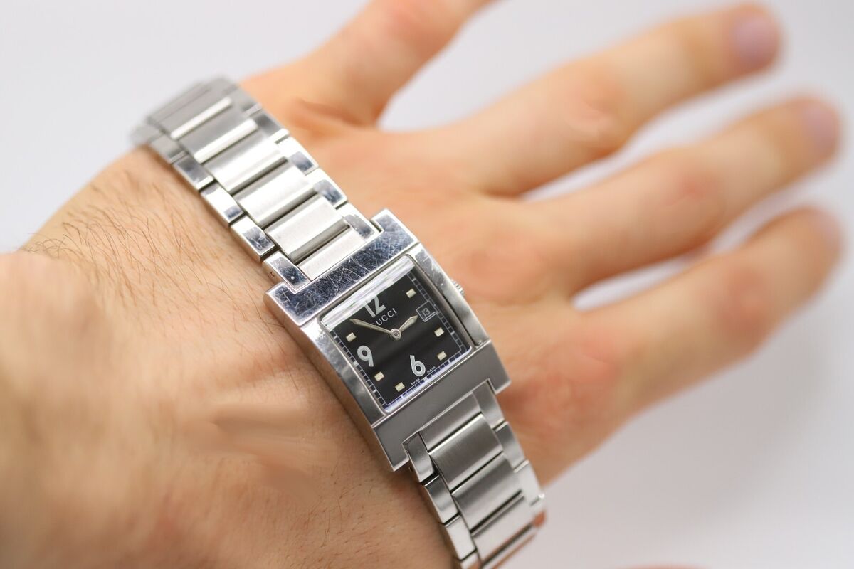 Gucci 7700M Stainless Steel Men's Watch 6.5 Gucci 7700M Stainless Steel Men's Watch 6.5