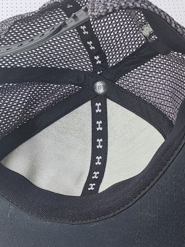 Under Armour Mesh Cap - Adjustable - VGC - Youth Size - Perfect Present ! - Picture 5 of 5