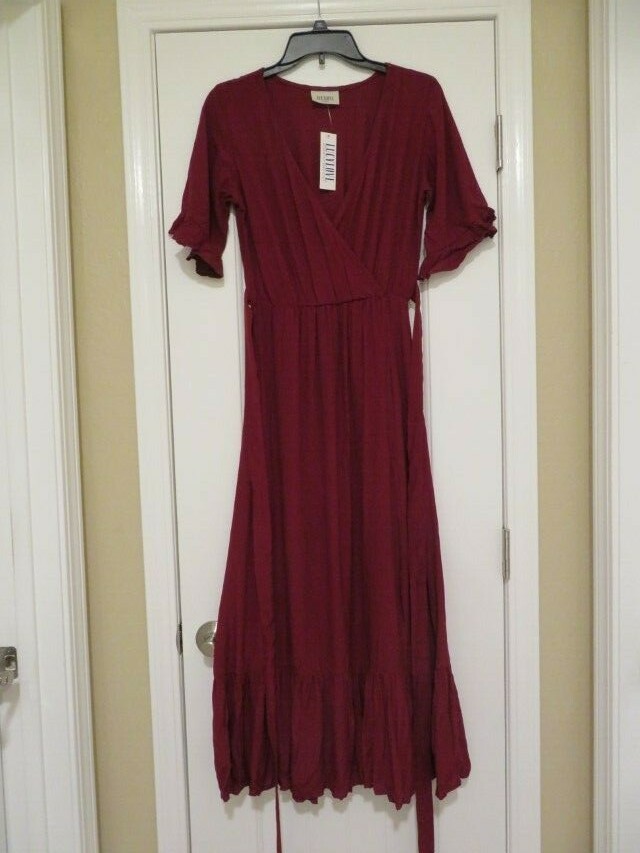 i love lucy red dress The Most Stylish TV Housewives of All Time