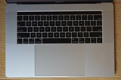 Apple 2018 MacBook Pro Retina Touch Bar 15