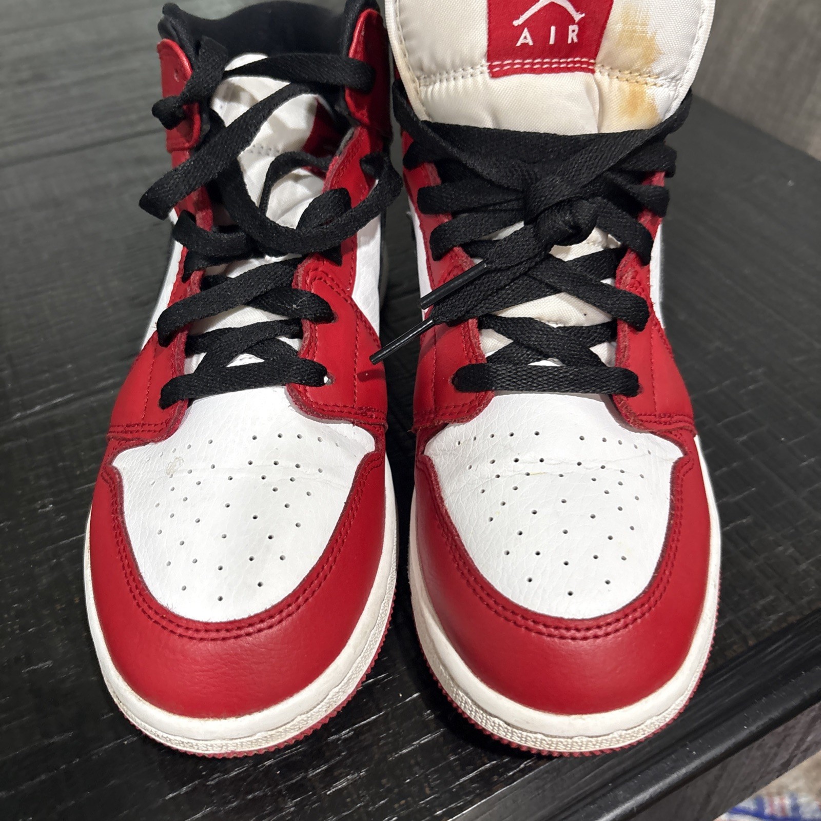 Nike Air Jordan 1 Mid Chicago Youth Size 5.5 Y Basketball Sneakers 554725-173
